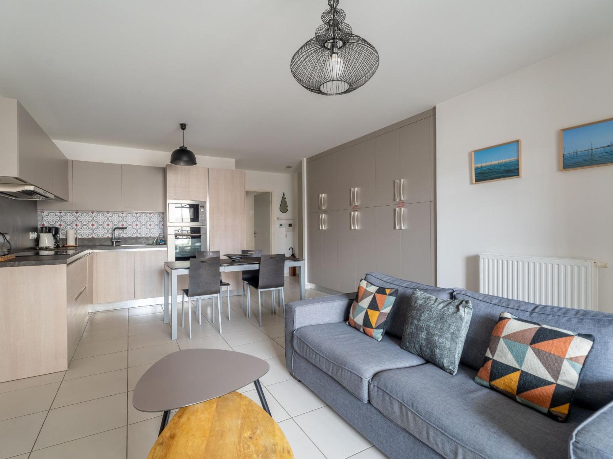 Apartment A Avec 2 Chambres, Parking Prive Et Proche Plages - Fr-1-319-16